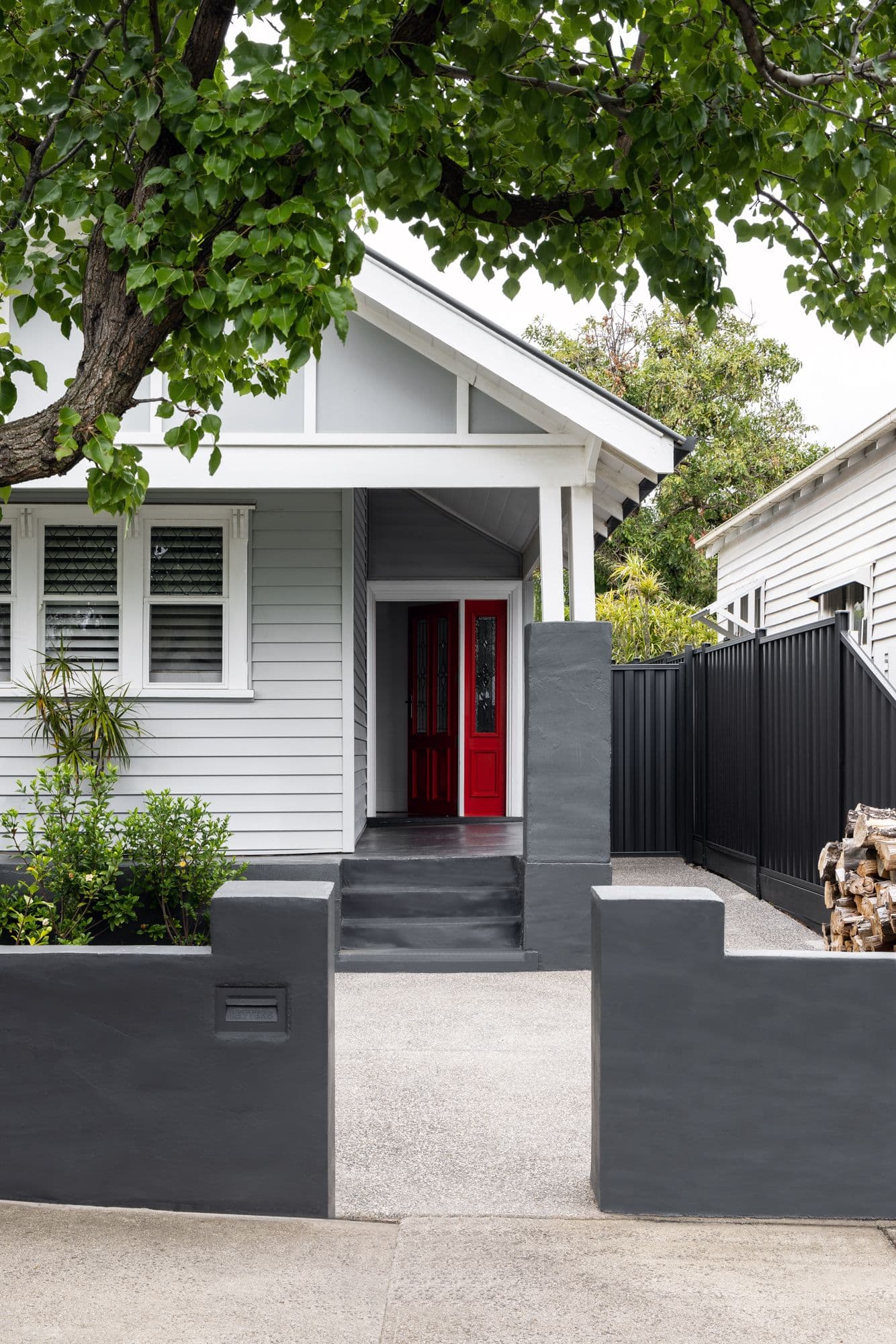 Edge House by Dean Dyson Architects